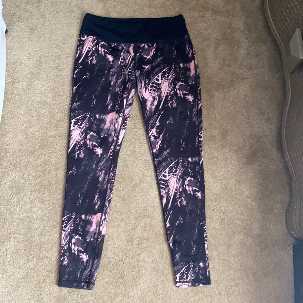 Fashion nova workout leggings. Size M